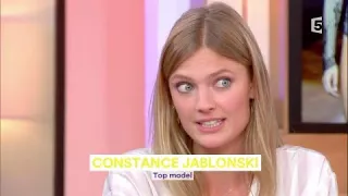 Constance Jablonski, le plus grand top français - C à Vous - 26/09/2017