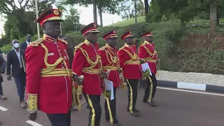 Museveni & DCDF see off 5 retiring UPDF Generals at SHE.