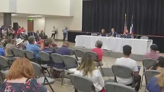 Report on Uvalde school shooting leaves community members frustrated | FOX 7 Austin