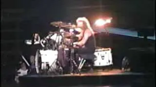 Lars Ulrich and James Hetfield drum solo + Lars shows his ass