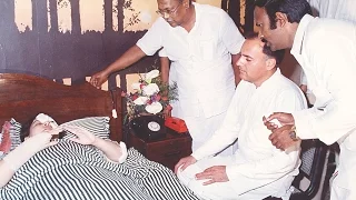 The Gandhis visit Jaya at hospital:1990 & 2016