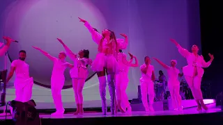 Ariana Grande - 'Be Alright' Live (Sweetener Tour)