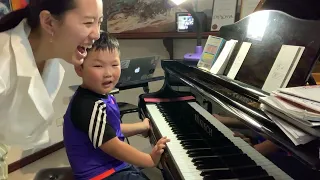 First piano lesson with 5 year old Lewis Feng (30 mins no edits)