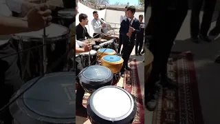 Kasbilik barcha karnay surnaychilardan ajoyib ijro