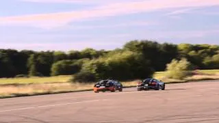 Uncut Bugatti Veyron Vitesse 1200 HP vs Koenigsegg Agera R exterior view