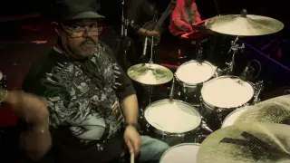 Dennis Chambers — Guitar Center Drum Off 2011 (Part 1)