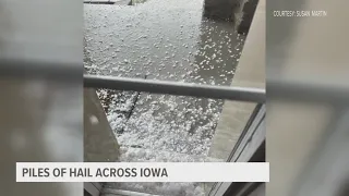 Tornadoes, hail hit Iowa Friday