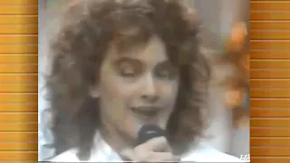 Metrô canta "Tudo pode mudar" no Cassino do Chacrinha (1985)