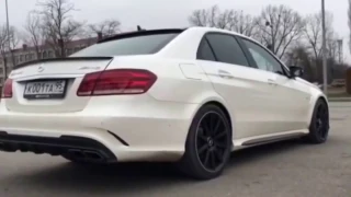 Mercedes Benz E63 AMG 4MATIC and C63 AMG W204 CRAZY DRIFT, BURNOUT, AMAZING EXHAUST SOUND