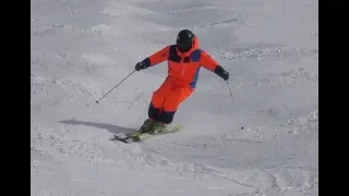 Mogul Skiing Intermediate level round line demonstration - Reilly McGlashan