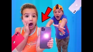 Аминке КУПИЛИ IPHONE 11! ПАПА УСТРОИЛ ЧЕЛЛЕНДЖ НАЙДИ СВОЙ ТЕЛЕФОН! ГУЛЯЕМ в ЦЕНТРАЛЬНОМ ПАРКЕ Кикидо