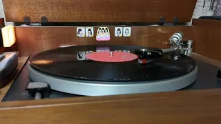 あの人の足音/レオン・ポップス1968年、ブルーシャトウ、愛のこころ