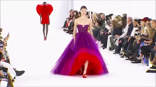 Carolina Herrera fall winter 2022-23 fashion show