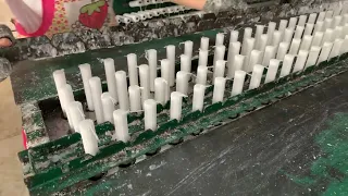 Video of vertical pattern candle production in China candle factory