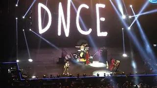 NO SCRUBS (TLC) (DNCE | 2017 Momentum Live MNL)