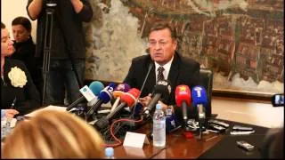 Zoran Janković odgovarja na vprašanja novinarjev
