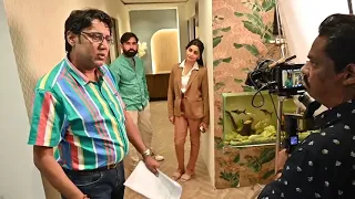 Yukti kidding with Director Raj Pandey talking about him belly fat.it is disturbing the frame🙈