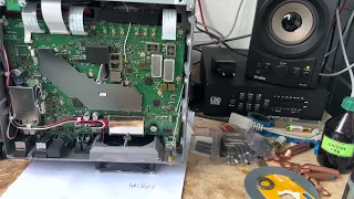 ICOM IC-9700 нет пасты под транзистором УМ.  Не припаян ВЧ разъем!!! ICOM  что с лицом?