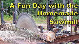 Awesome Homeade Circular Sawmill, ripping through logs!