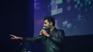 Farhan Saeed Singing Song Aadat in his Live Concert #farhansaeed #aadat  #concert