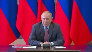 Putin se reúne com Conselho de Segurança na Crimeia