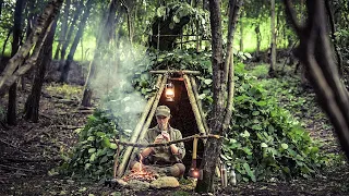 Bushcraft Shelter With Fire Inside - Building a Waterproof Shelter - Campfire cooking