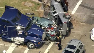 Chase ends in crash in northwest Houston