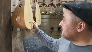 Лавка музыкальных инструментов на Аллее мастеров, рынок Чорсу, Ташкент