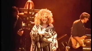 Алла Пугачева - Мадам Брошкина (live, Одесса, 21.03.2004 г.)