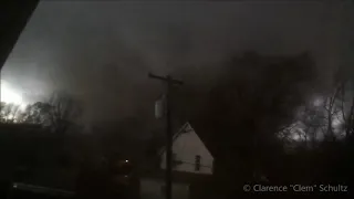 MAN FILMS MONSTER TORNADO HITTING HIS HOUSE! Fairdale IL #Tornado