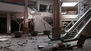 Reasons Why Malls Across The US Are Closing Down More Than Ever