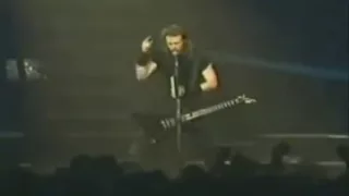 Metallica DRUNK on stage (Hetfield and Newsted)