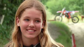 Filippa kører MX - Episode 3: En MX-familie