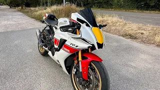 YAMAHA R1 ÉDITION 60ÈME ANNIVERSAIRE 2023 ! 230€ D’ASSURANCE PAR MOIS POUR ROULER CETTE BÉCANE ! 😡