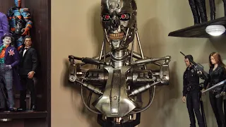 Showcase Video | Life Size T-800 Terminator Endoskeleton Bust | Sideshow Collectibles