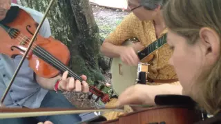 Johnny Come Along - Adam, Emily, Beth, Kate in rain jam - Clifftop 2016