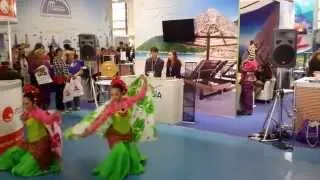 Beautiful Malaysian girls dancing