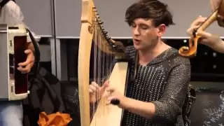 Patrick Wolf - 'Wind In The Wires' (Live In The NME Office)