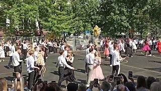 Танец выпускников. Последний звонок в гимназии 24 Минска