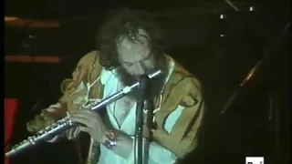 Jethro Tull - Cross-Eyed Mary (live in Italy 1982)