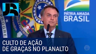 Bolsonaro participa de culto de Ação de Graças no Palácio do Planalto