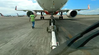 Aircraft pushback (AirAsia)