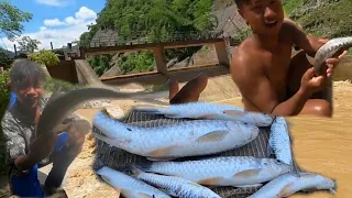 Net Fishing🐠In Himalayan River of Nepal| Traditional Net Fishing||@garamjavlog EP:204||