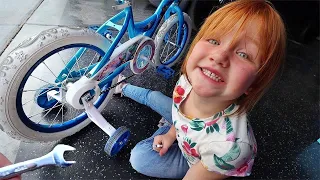 TRAiNING WHEELS are gone!!  Adley Learns to Ride a big Bike! Niko 2nd BiRTHDAY family beach party 🦈