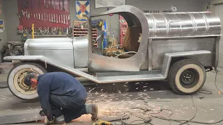 Fabricating the rear fender to complete the look 👏🏼