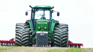 John Deere 4755 vs John Deere 4955 out on duty in the field | Two really cool tractors