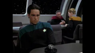 ST:VOY S01xE13 Learning Curve - Chakotay punches a Maquis