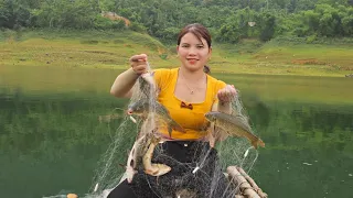 The girl lives alone under a bamboo roof floating on the lake surface fishing for a living.