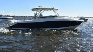 Pre-Owned 2006 Hydra-Sport 33 Boat For Sale at MarineMax Fort Myers