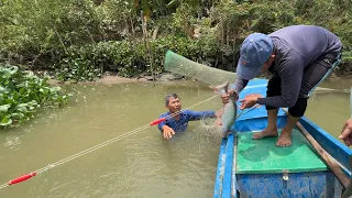 Không ngờ Bắt Được Cá Tra Khủng Núp Trong Bụi Tre Gai Và Bầy Cá Lăng Nghệ Quá Ngon.Góc Làng Quê#1153